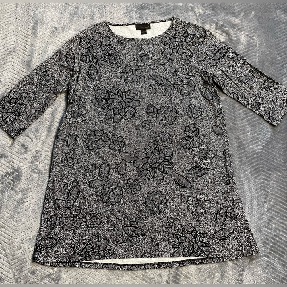 J.Jill Wearever Black White Floral 1/2 Sleeve Tunic Blouse Shirt XS.